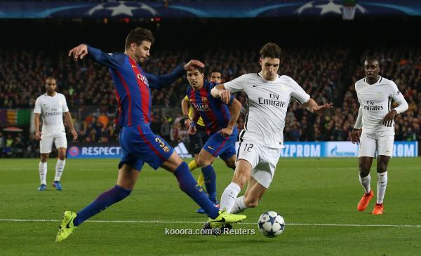 برشلونة يحتفي ببيكيه بعد هجومه على ريال مدريد