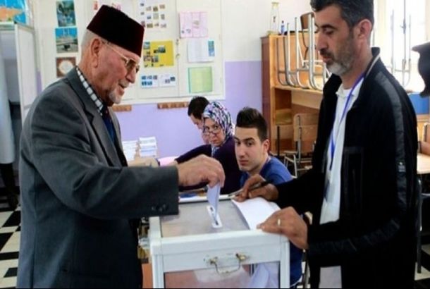الجزائر: الحزب الحاكم وحليفه يحصدان أغلبية مطلقة في البرلمان