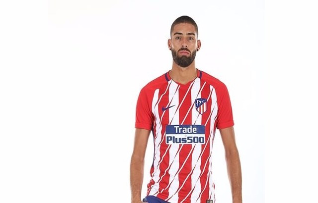 أتلتيكو مدريد يكشف عن قميصه للموسم الجديد