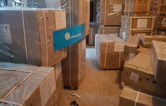 مكتب الصحة بصنعاء يتسلم تجهيزات طبية من منظمة اليونيسيف