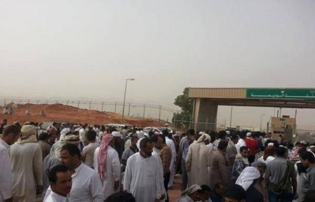 بدء توافد الحجاج اليمنيين إلى منفذ الوديعة وصحة حضرموت تقدم الخدمات