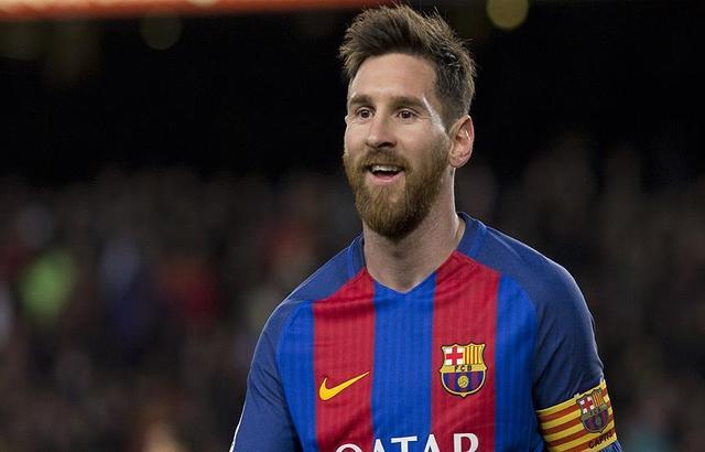 ميسي يرفض ملايين مانشستر سيتي من أجل برشلونة