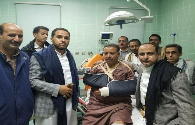 صورة.. المسوري بطريقة للعودة إلى المنزل بعد إسعافه لمستشفى بسبب اعتداء
