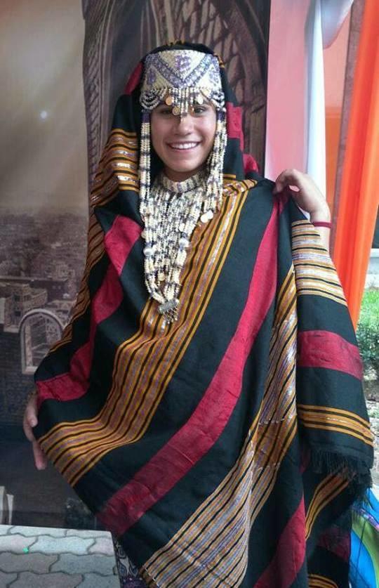 بالصور.. عرض أزياء وأكلات شعبية يمنية بمهرجان ثقافي دولي في ماليزيا