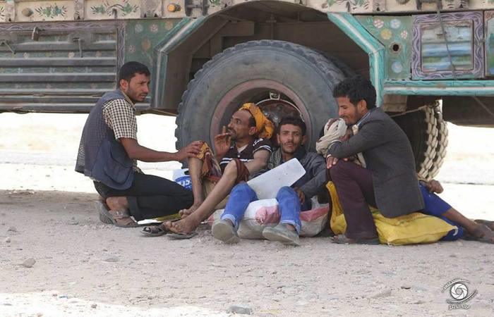 قوات الحزام الأمني تمنع المواطنين الشماليين من دخول عدن.. صور