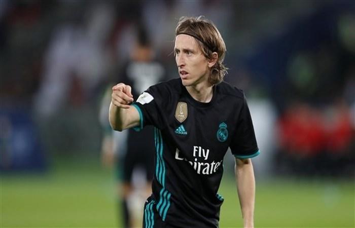 مدرب كرواتيا: مودريتش يستحق لقب أفضل لاعب في أوروبا والعالم