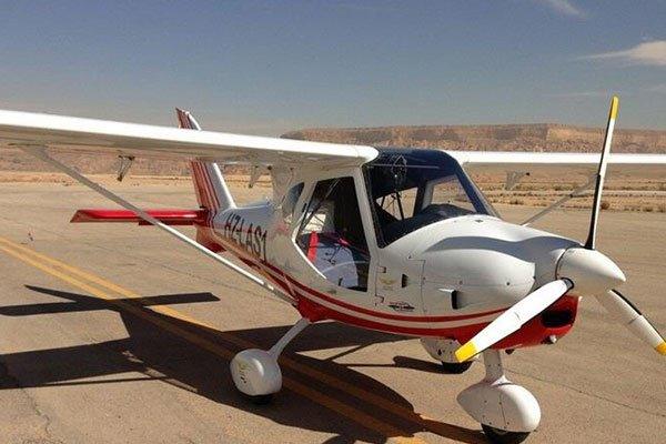 السعودية: تحطم طائرة شراعية ومقتل قائدها ومرافقه في الرياض.. صور