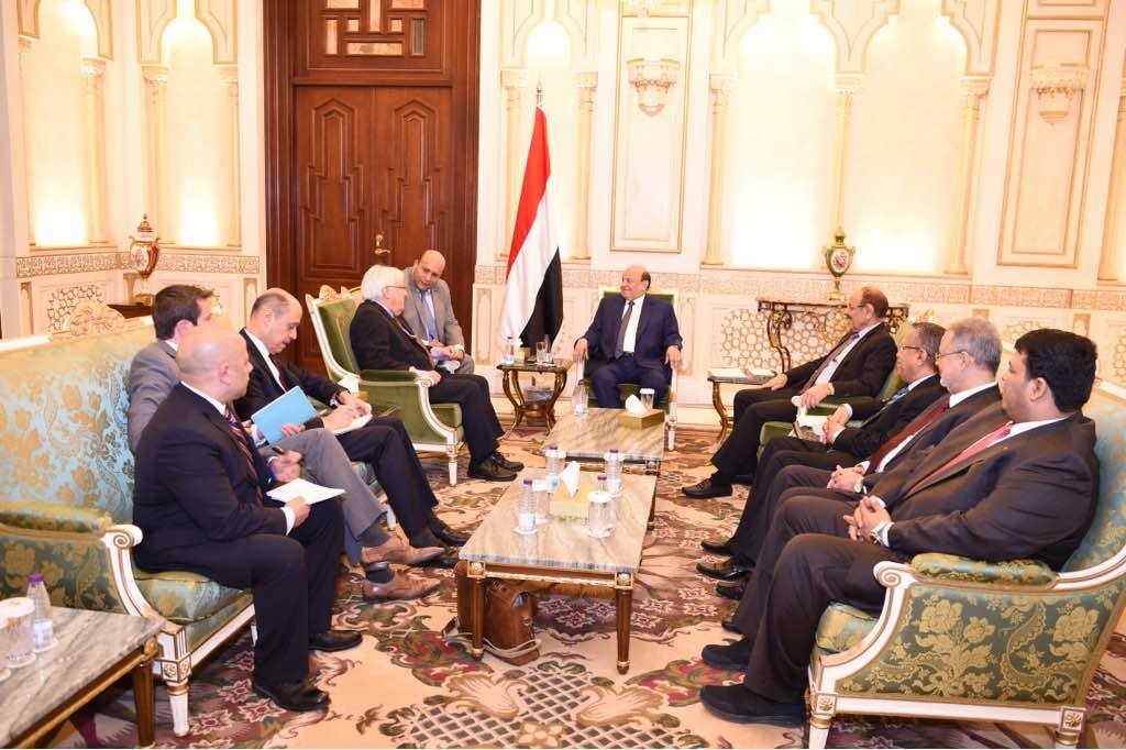 بعد تعزيته برحيل الصماد.. المبعوث الأممي يناقش مع هادي فرص السلام