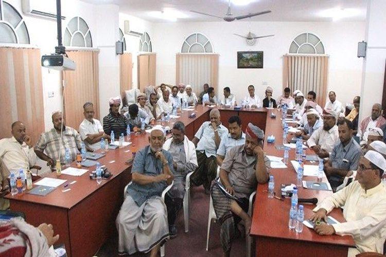 تجارة وصناعة حضرموت الوادي تناقش فرص الاستثمار بالمزيونة في سلطنة عُمان