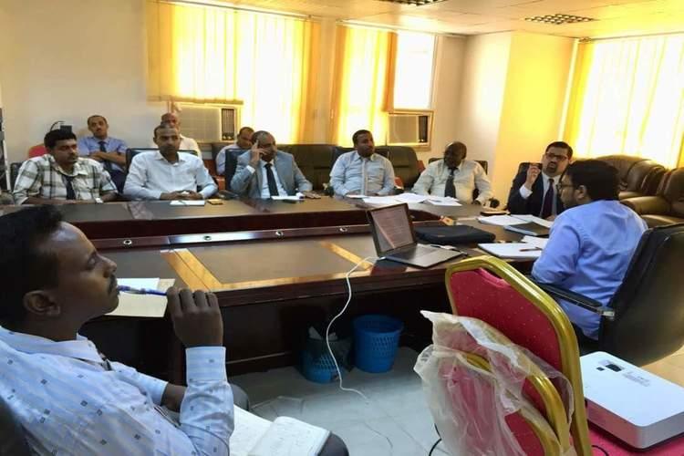 البنك المركزي بعدن يناقش مسودة دليل اعتمادات مستندية من الوديعة السعودية