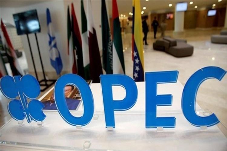 النفط يرتفع وسط توقعات بخفض إنتاج أوبك