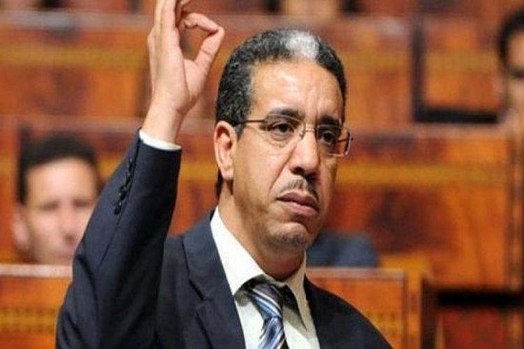 بالفيديو.. دفن وزير مغربي حياً في الصحراء