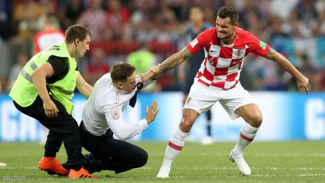 بالفيديو.. قصة الجماعة الروسية التي أوقفت مباراة نهائي كأس العالم