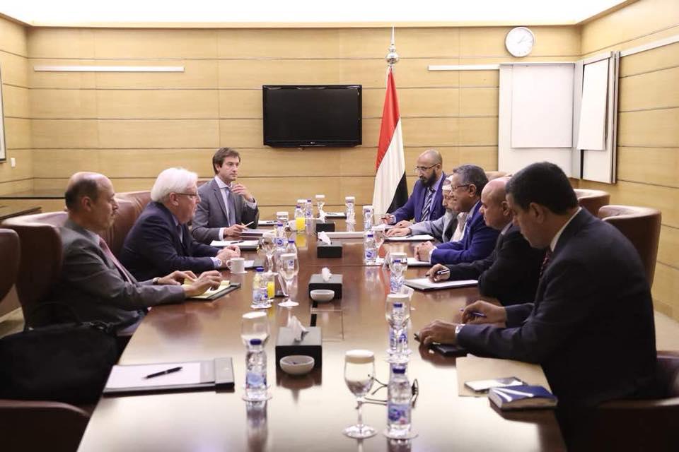 بن دغر يسلم المبعوث الأممي رد الحكومة على مقترحاته بشأن الحديدة 