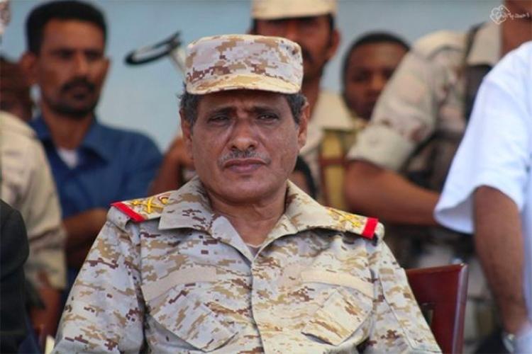 محافظ حضرموت يندد بتمزيق شعارات التحالف: يخدمون إيران وسنضرب بيد من حديد.. بيان