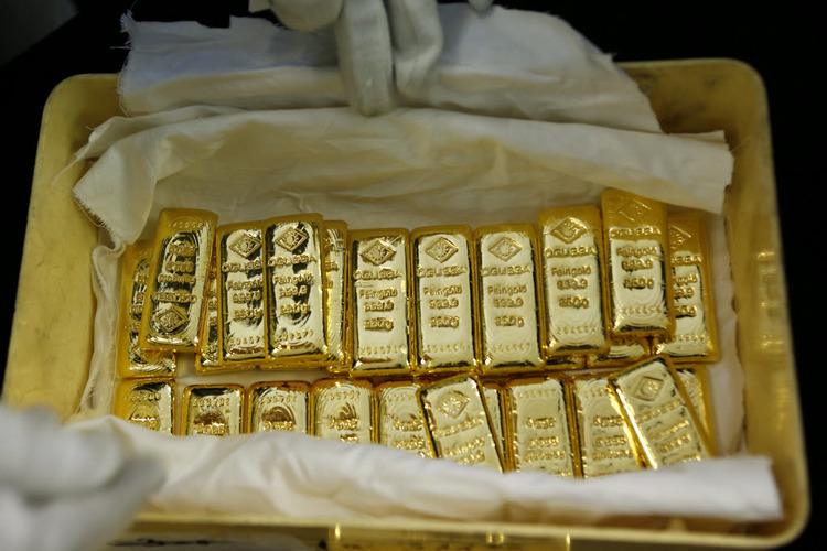 الذهب يتراجع بفعل التوترات التجارية بين أمريكا والصين