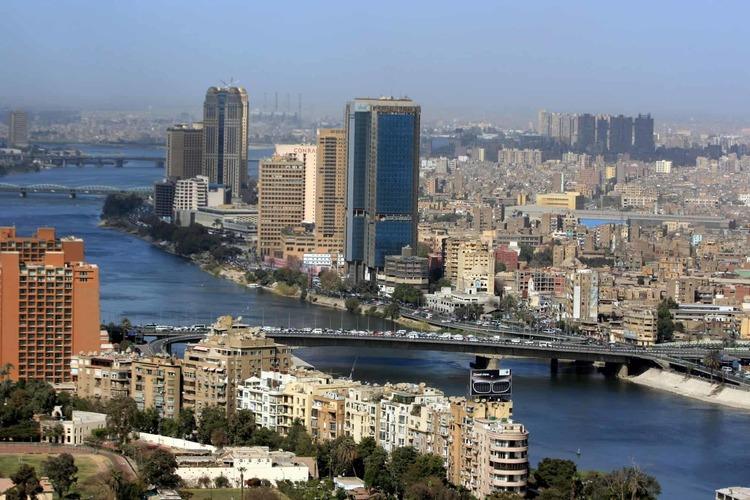 صحافي يمني يعرض إحدى كليتيه للبيع في القاهرة 