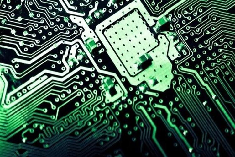 وكالة: الصين زرعت رقاقات تجسس في خوادم آبل وأمازون