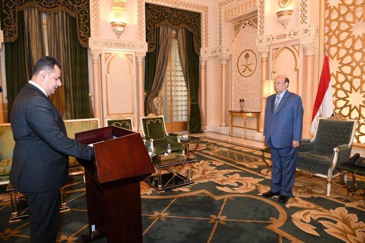 معين عبدالملك بعد آداء اليمين الدستورية: الملف الاقتصادي أولاً