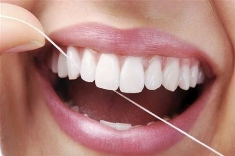 نزيف اللثة المتكرر يستلزم استشارة الطبيب فوراً