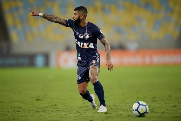 غابيغول.. من أسوأ لاعب في إيطاليا إلى هداف البرازيل