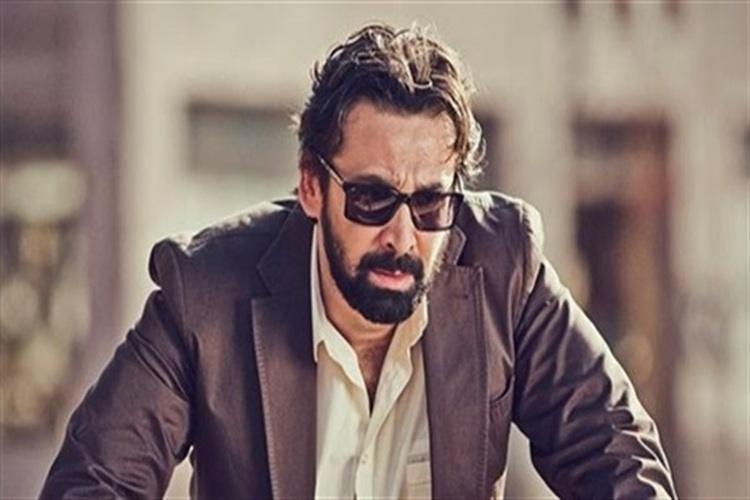 الفنان المصري كريم عبد العزيز يرد على شائعة وفاته