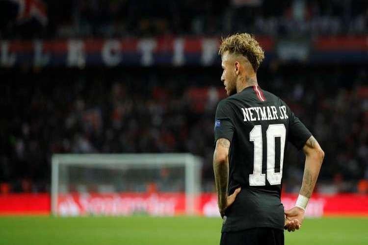 اتفاق شفهي بين نيمار وبرشلونة للعودة إلى كامب نو