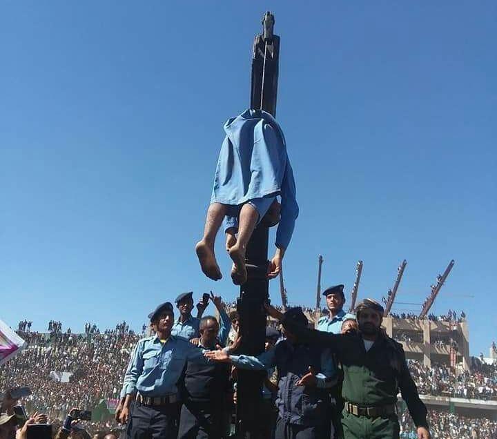 تنفيذ الإعدام ضد قاتل الطفلة آلاء الحميري في إب بحضور  جماهيري.. فيديو
