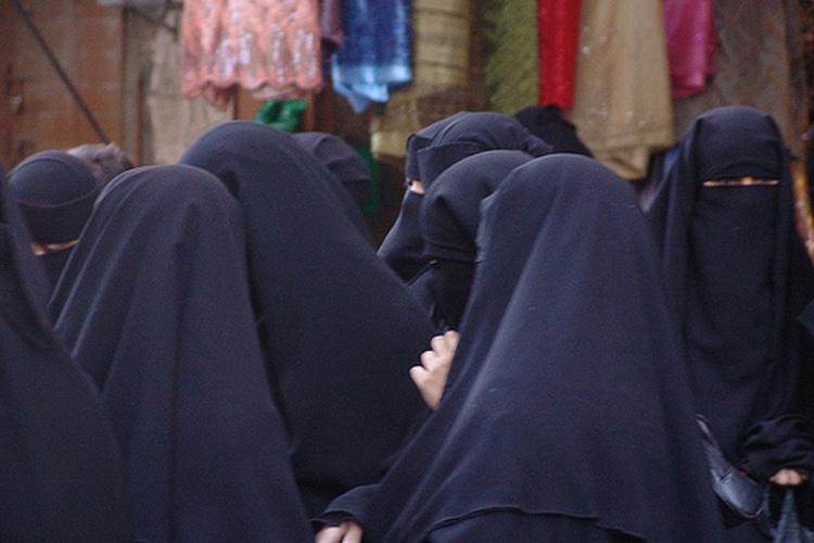 المنظمة اليمنية لمكافحة الإتجار بالبشر: اختطاف وإخفاء نحو 120 امرأة في صنعاء