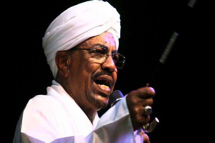 السودان: عمر البشير يعلن حالة الطوارئ.. ويشكل حكومة لتصريف الأعمال