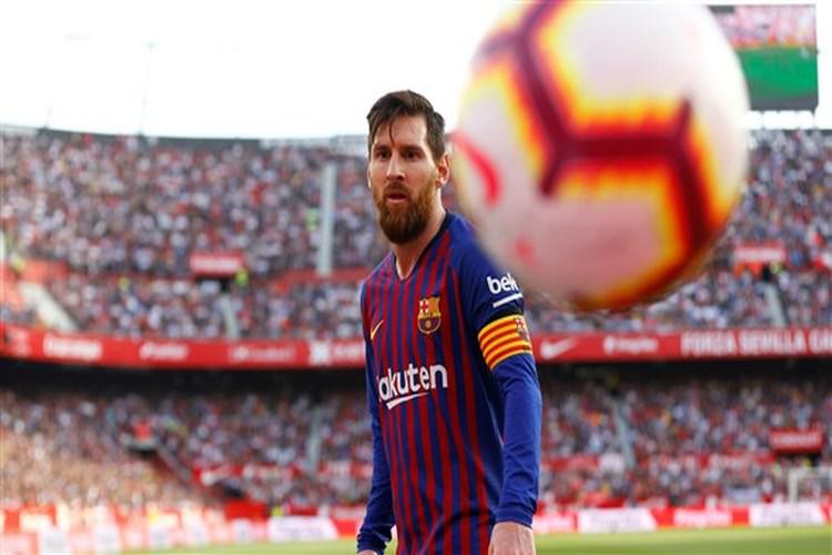 مدرب برشلونة يقر باعتماد الفريق على ميسي