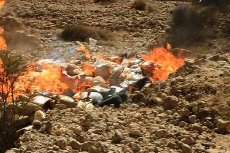 بالصور.. المنطقة الأولى في حضرموت تتلف أكبر كمية مخدرات ضبطت على مستوى اليمن