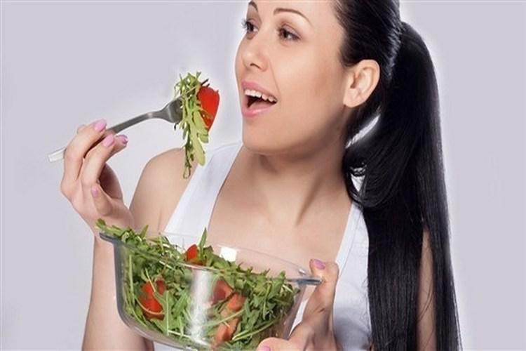 التغذية الصحية تحارب البثور وحب الشباب