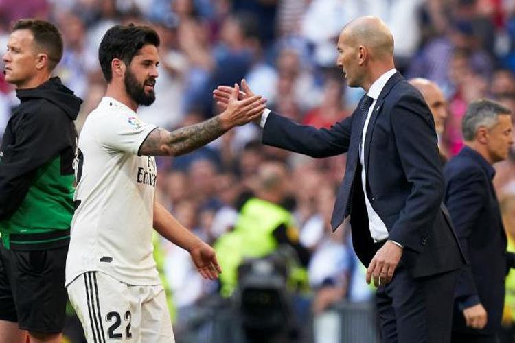 عودة زيدان وانتصار ريال مدريد يشعلان مواقع التواصل الاجتماعي