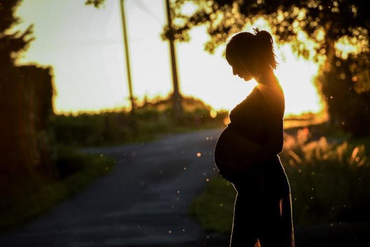 النساء الحوامل: الأصغر سناً عرضة للاضطرابات النفسية