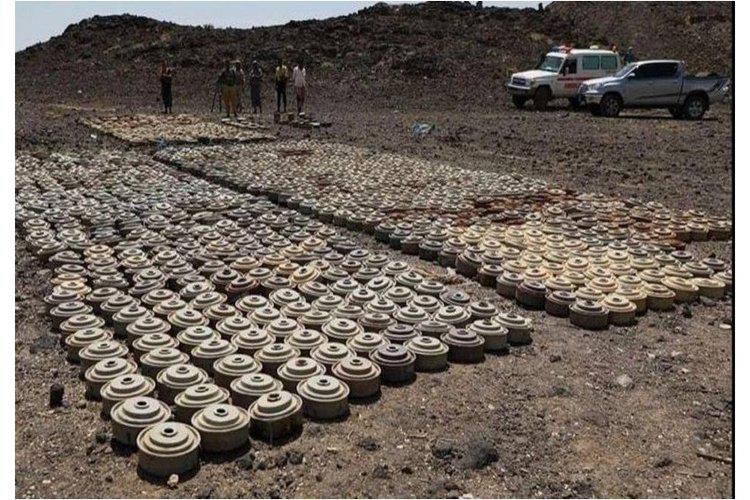 إتلاف وتفجير أكثر من ألف لغم وقذيفة غير متفجرة في باب المندب