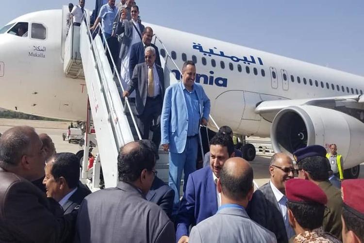بالصور.. أعضاء البرلمان يصلون إلى مدينة سيئون