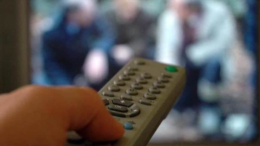 دراسة أمريكية: الجلوس أمام التلفاز 4 ساعات يوميا يزيد فرص الوفاة بالقلب