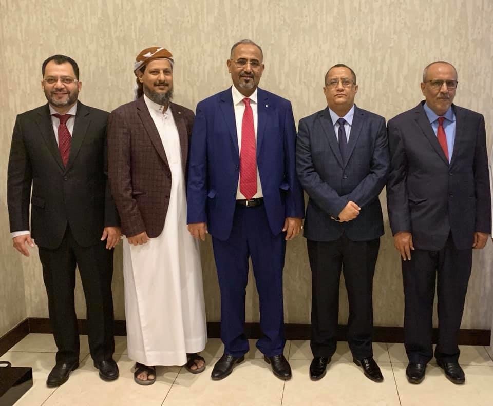 بعد وصول وفد الانتقالي إلى حوار جدة.. الحكومة: لن نشارك قبل الانسحاب