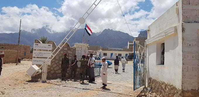 تمرد في سقطرى بعد إقالة مدير الأمن والرحبي يكشف التفاصيل