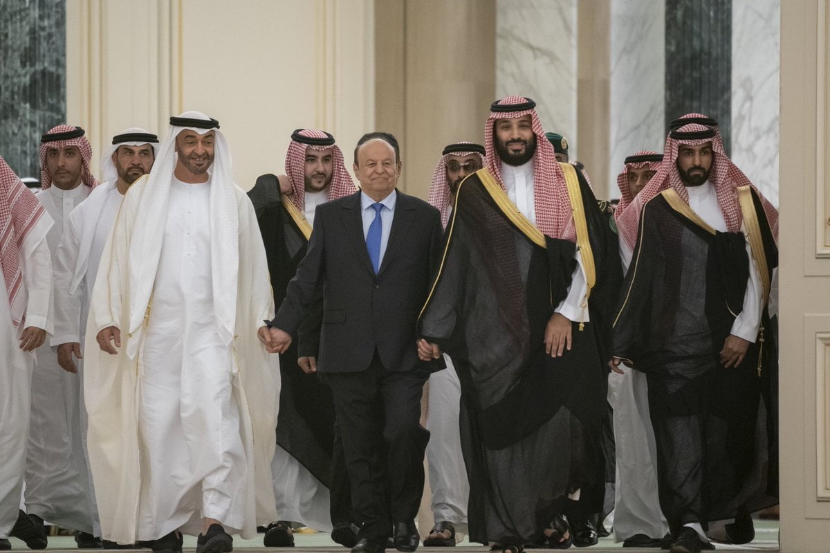محمد بن زايد ينشر صورته مع الرئيس هادي وهذا ما قال - شاهد