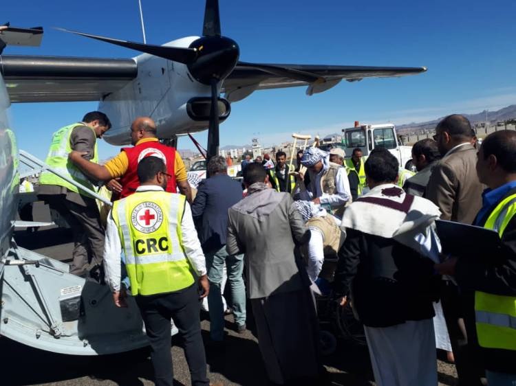 الصليب الاحمر يكشف تفاصيل نقل 128 من الأسرى الحوثيين في السعودية