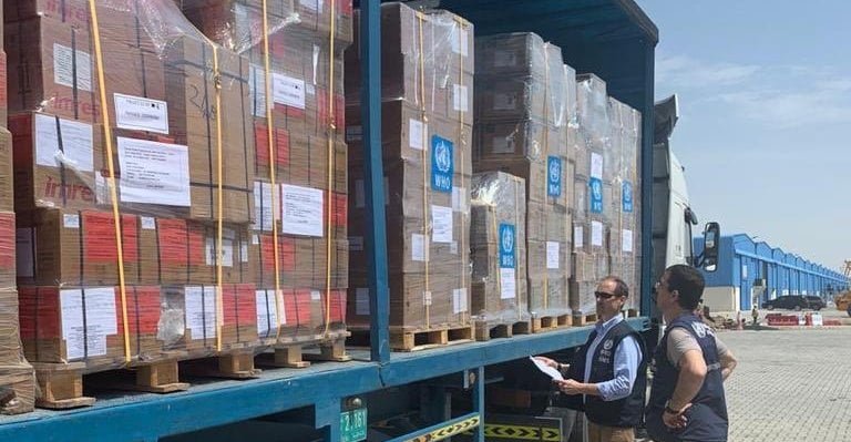 بالصور - السعودية تنقل إمدادات صحية جوية لمواجهة كورونا في اليمن