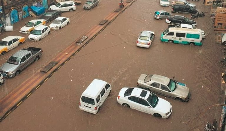 فيديو سيول عقب أمطار غزيرة في صنعاء ومركز الأرصاد يحذر