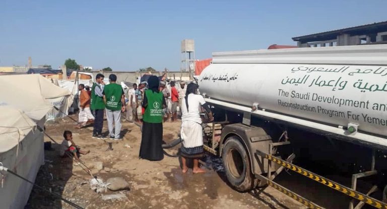 البرنامج السعودي لإعمار اليمن يساهم في إغاثة عدن من السيول