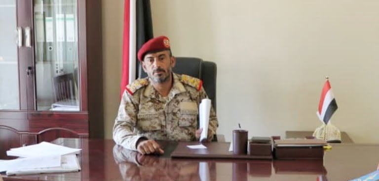 رئيس الأركان اليمني يحذر من بقاء ميناء الحديدة تحت سيطرة الحوثي