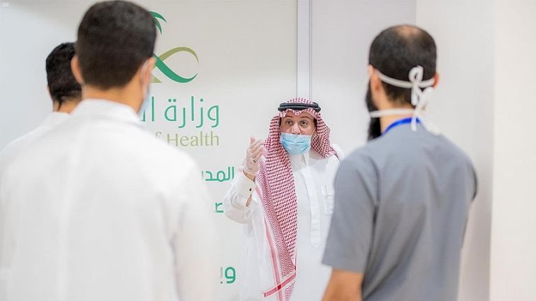 السعودية تعلن تخفيف احترازات كورونا الصحية وهذه الإجراءات