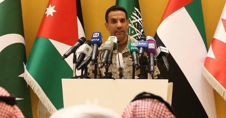 التحالف: الحكومة والانتقالي وافقا على وقف إطلاق النار وعقد اجتماع -بيان