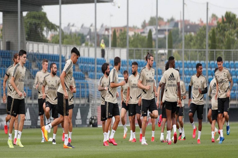 ريال مدريد يعلن إصابة أحد لاعبيه بكورونا