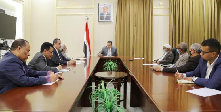 الحكومة: حريصون على تسهيل وصول المشتقات النفطية رغم خروقات الحوثي